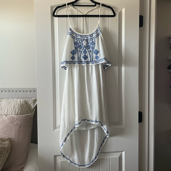 High-low Dress - Picture 1 of 3